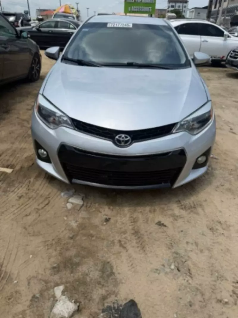 Toyota Corolla   - 2015