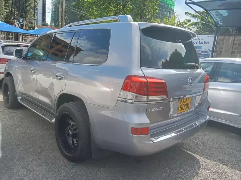 Lexus LX   - 2011