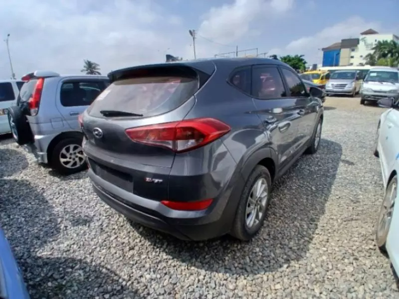 Hyundai Tucson   - 2016