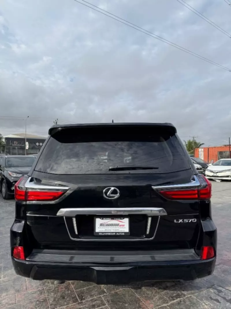 Lexus LX   - 2018
