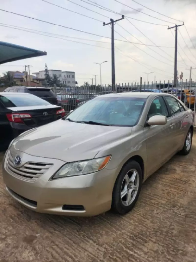 Toyota Camry   - 2007