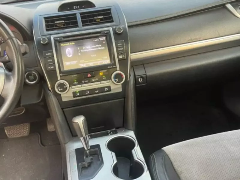 Toyota Camry   - 2014