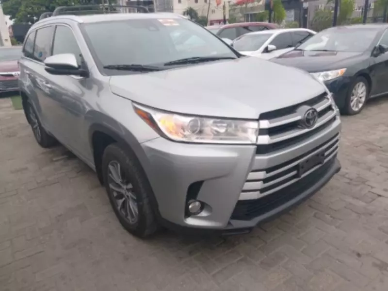 Toyota Highlander   - 2017