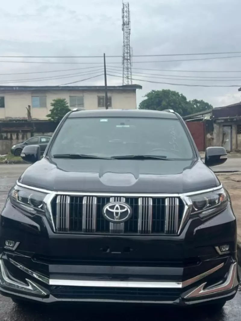 TOYOTA Prado   - 2010