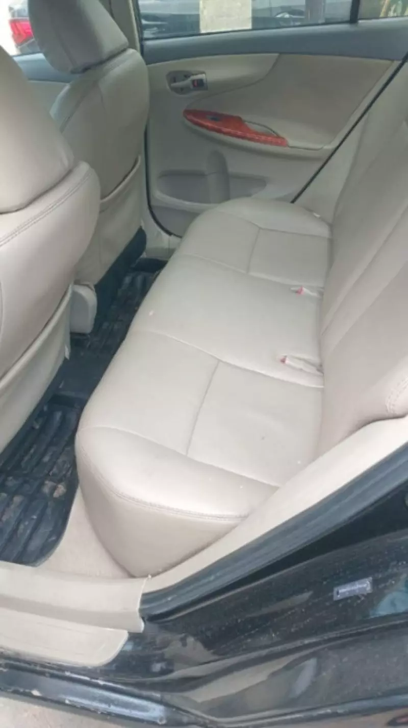 Toyota Corolla   - 2010