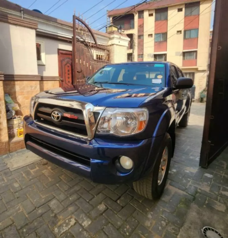 Toyota Tacoma   - 2008
