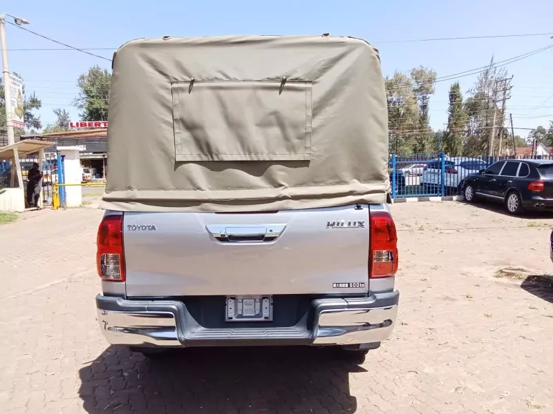 Toyota Hilux   - 2018