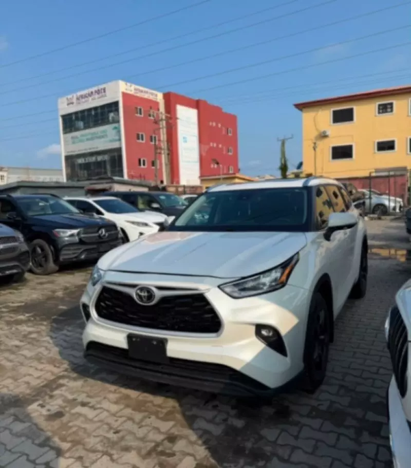 TOYOTA Highlander   - 2021