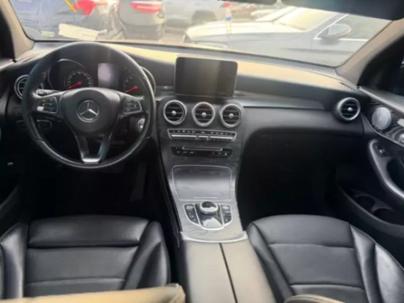 Mercedes-Benz GLC 300   - 2017