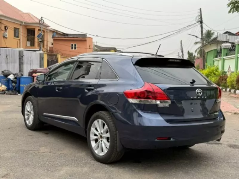 Toyota Venza   - 2015