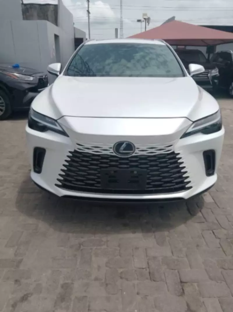 Lexus RX   - 2023