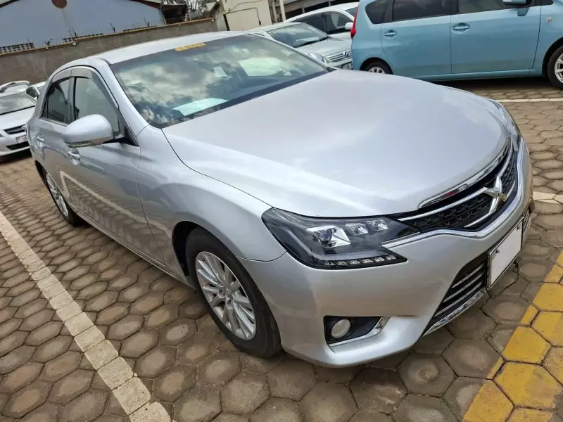 Toyota Mark X   - 2012