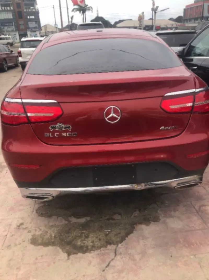 Mercedes-Benz GLC 300   - 2016