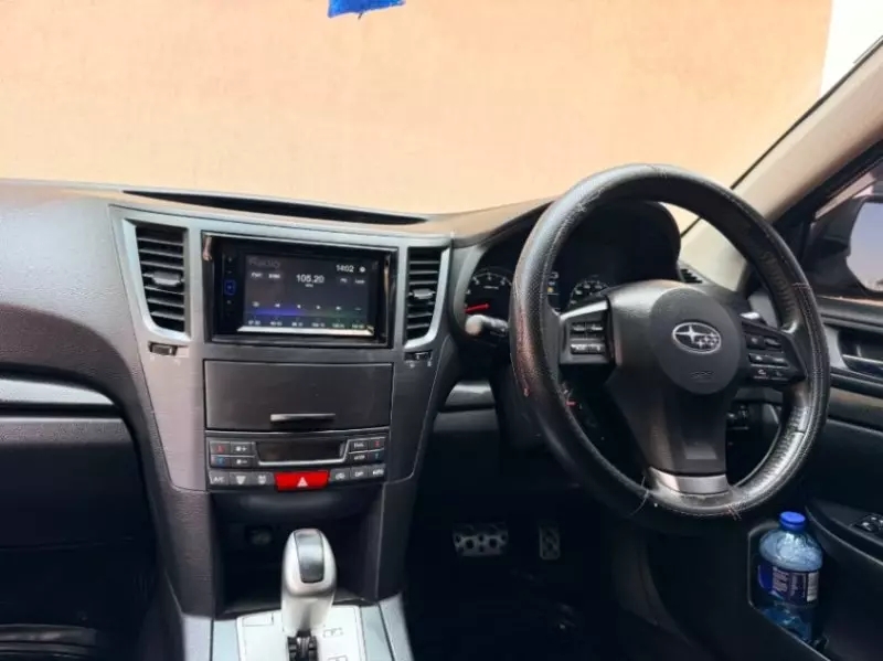 Subaru Legacy   - 2013