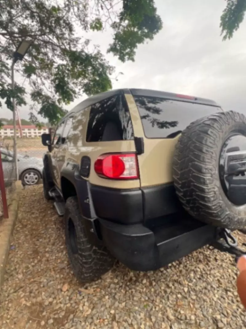 TOYOTA FJ Cruiser   - 2010