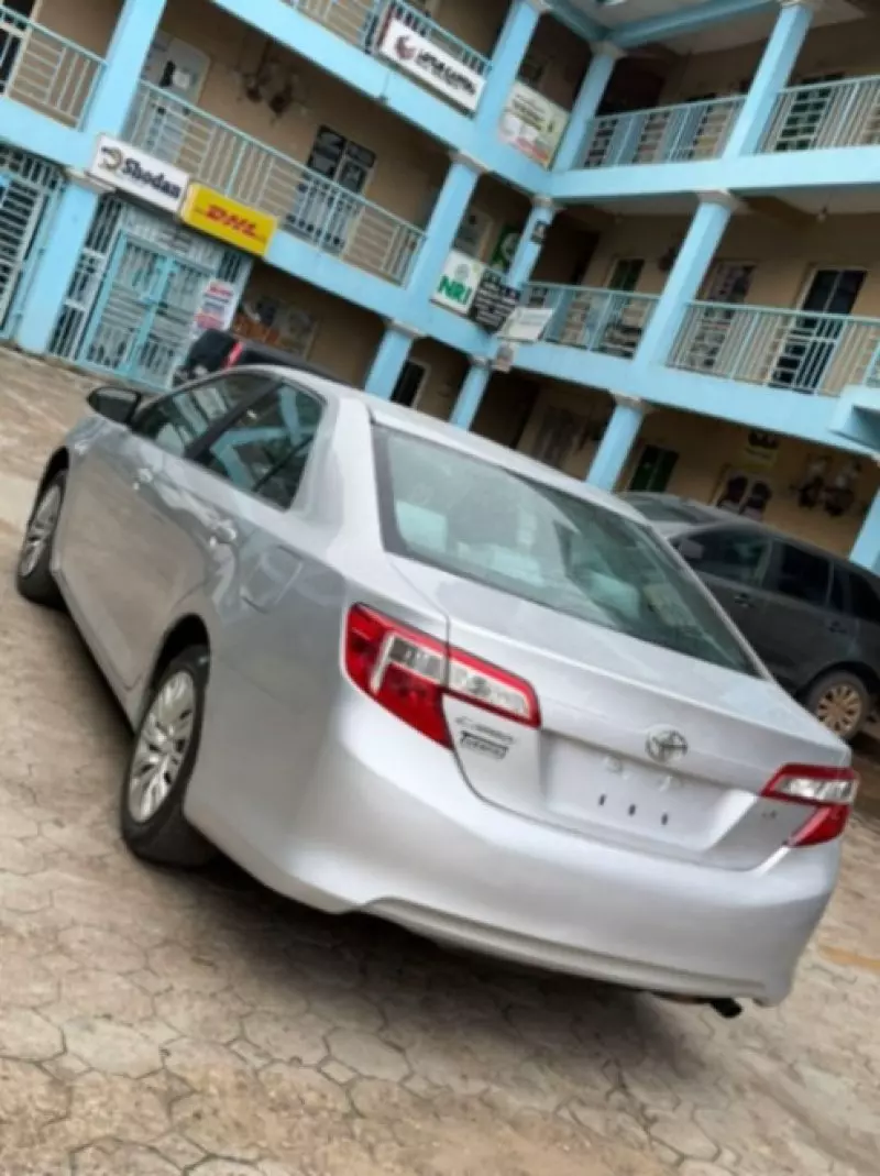 Toyota Camry   - 2012