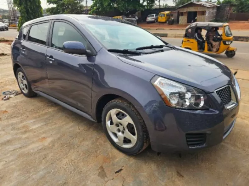 Pontiac Vibe   - 2009