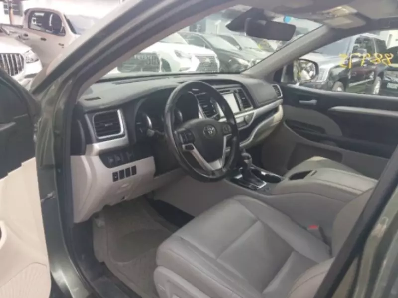Toyota Highlander   - 2018