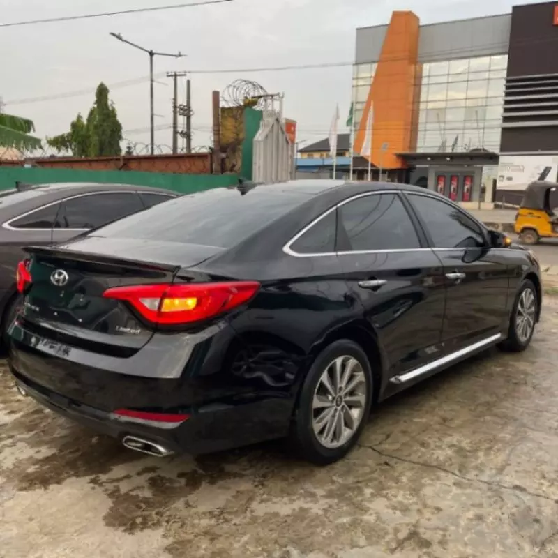 Hyundai Sonata   - 2015