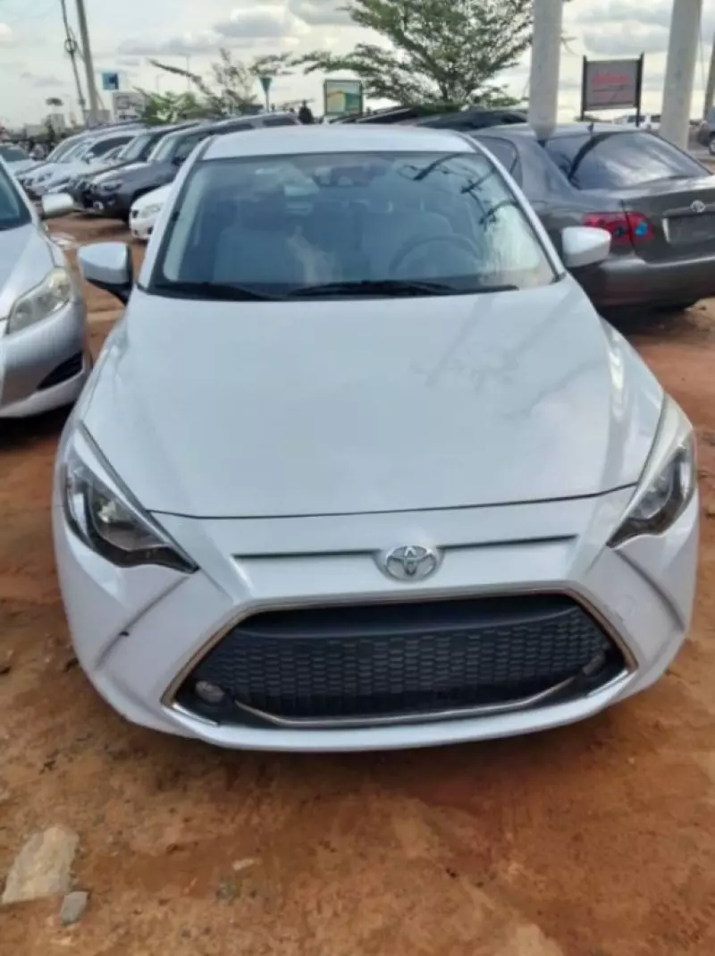 TOYOTA Yaris   - 2020