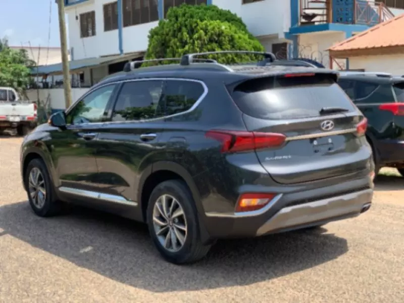 Hyundai Santa Fe   - 2020