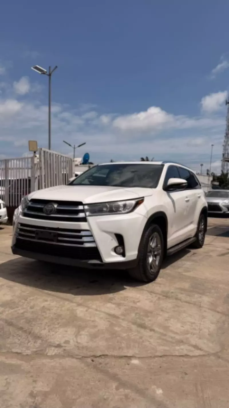 TOYOTA Highlander   - 2017