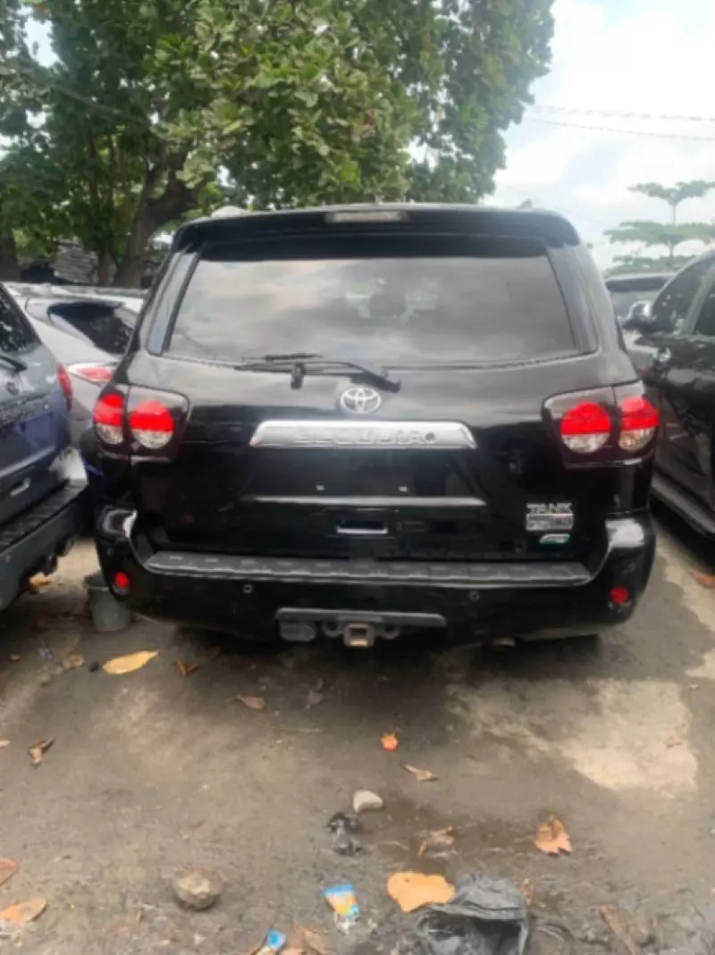 Toyota Sequoia   - 2014
