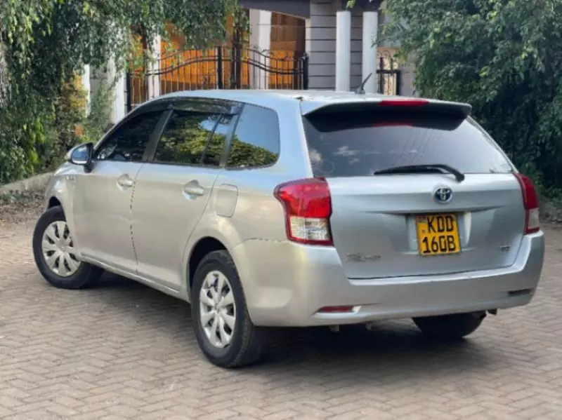Toyota Fielder hybrid    - 2018