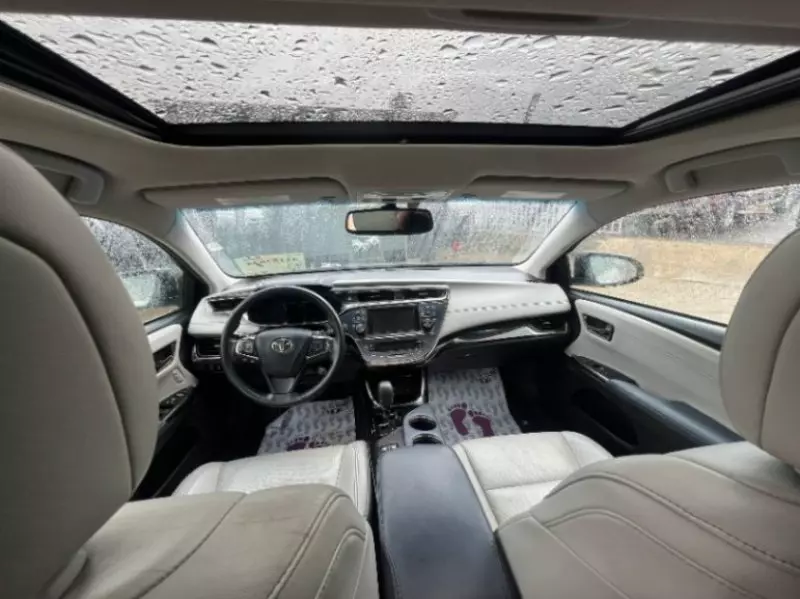 Toyota Avalon   - 2013