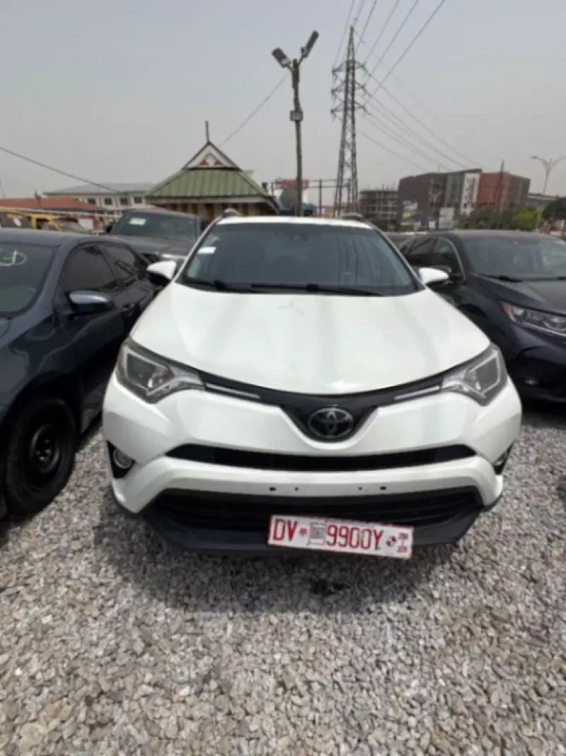 Toyota RAV 4   - 2016