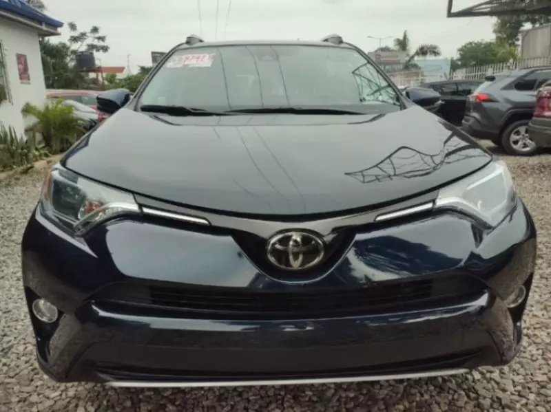 Toyota RAV 4   - 2018