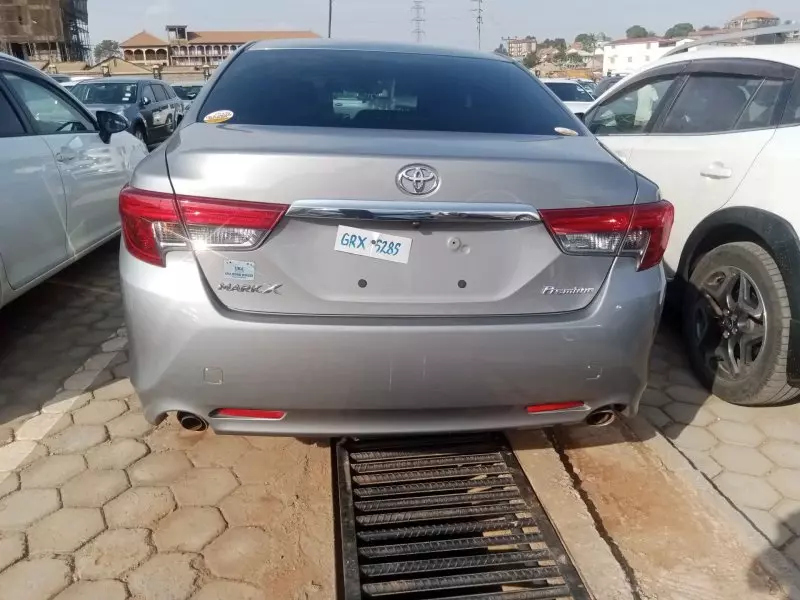 Toyota Mark X   - 2012