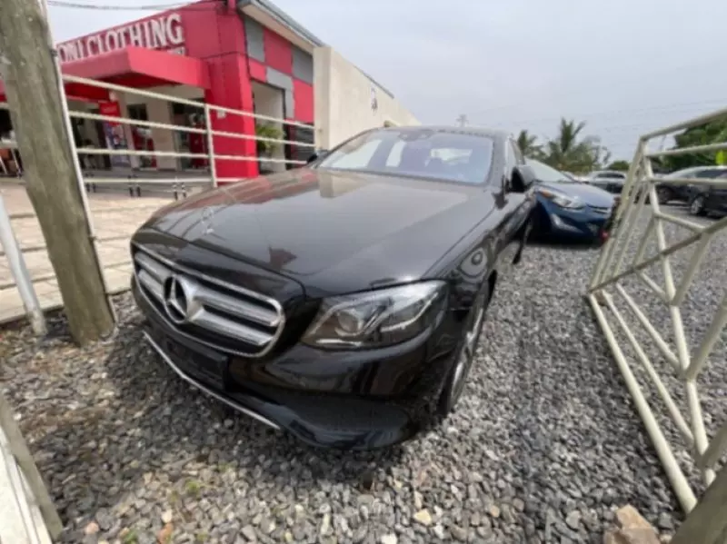 Mercedes-Benz E 200   - 2017