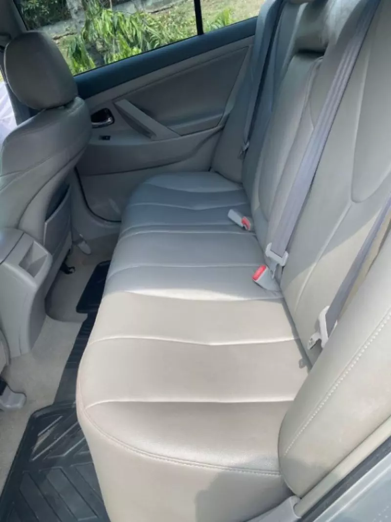 Toyota Camry   - 2010