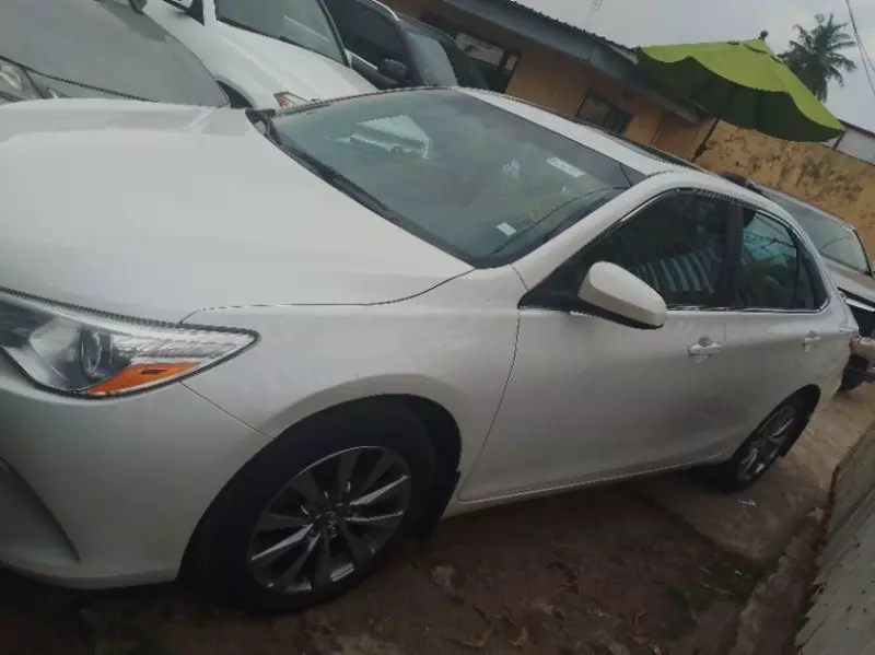 Toyota Camry   - 2016