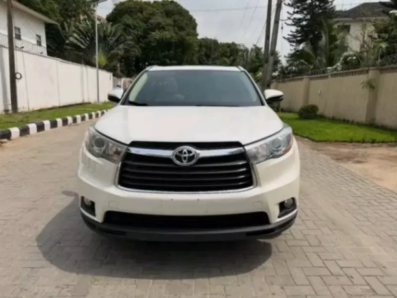 Toyota Highlander   - 2015