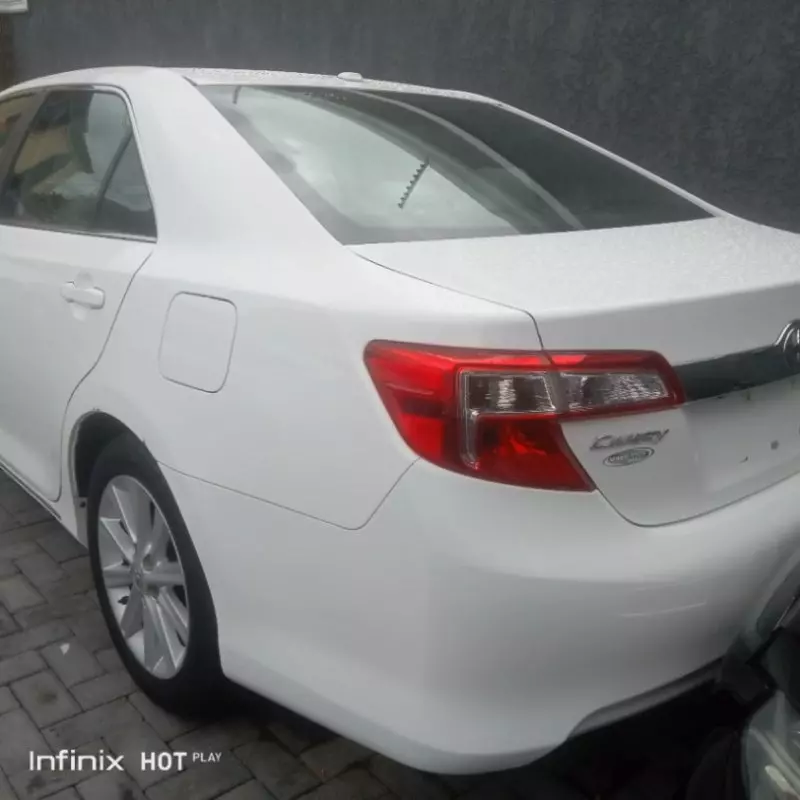 Toyota Camry   - 2013