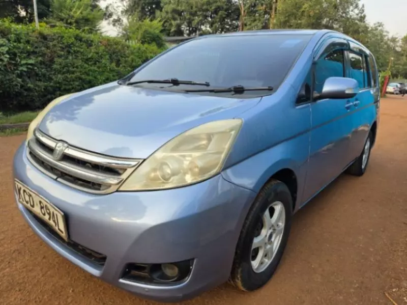 TOYOTA Isis    - 2007