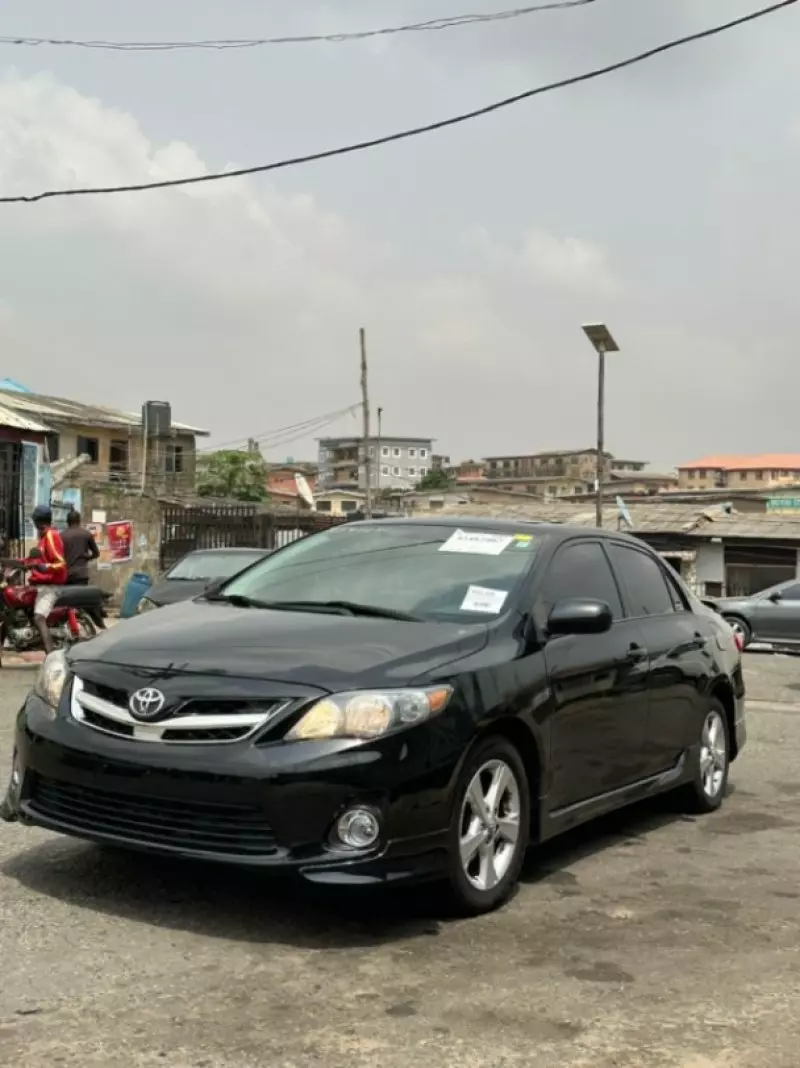 Toyota Corolla   - 2011