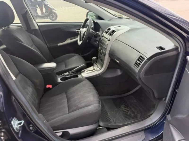 TOYOTA Corolla - 2011