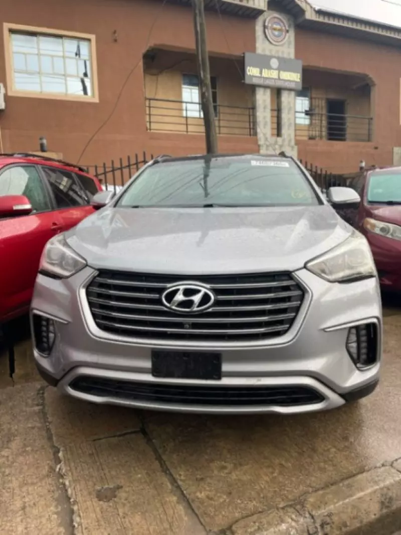 Hyundai Santa Fe - 2017