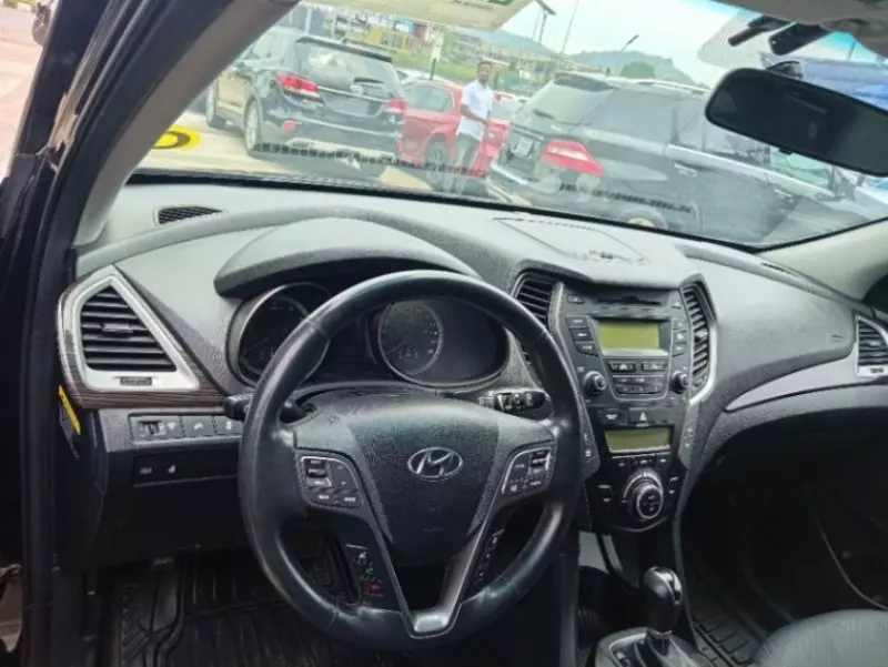Hyundai Santa Fe   - 2016