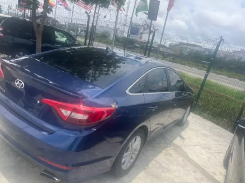 Hyundai Sonata   - 2015