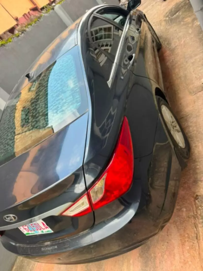 Hyundai Sonata   - 2013