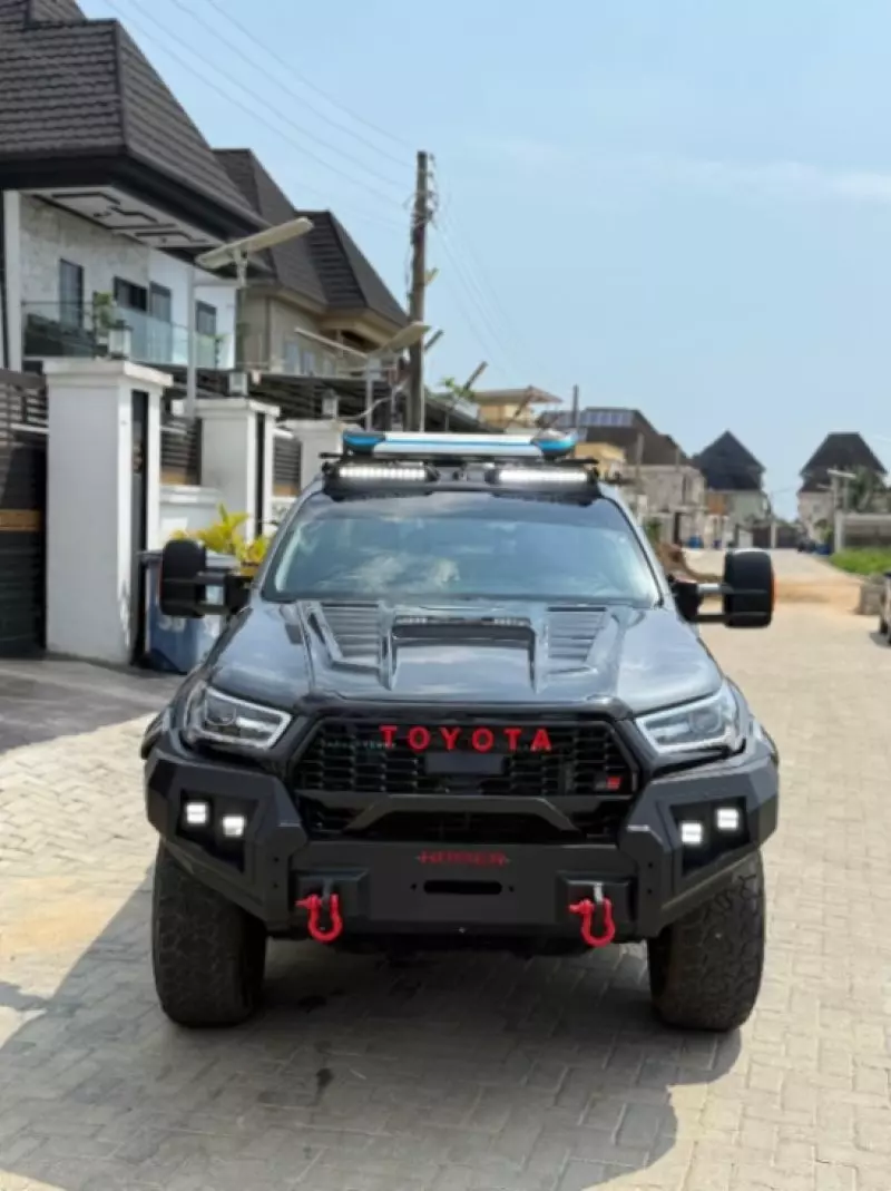 Toyota Hilux   - 2018