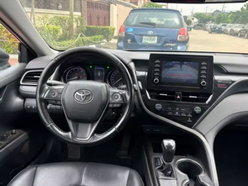 TOYOTA Camry   - 2021