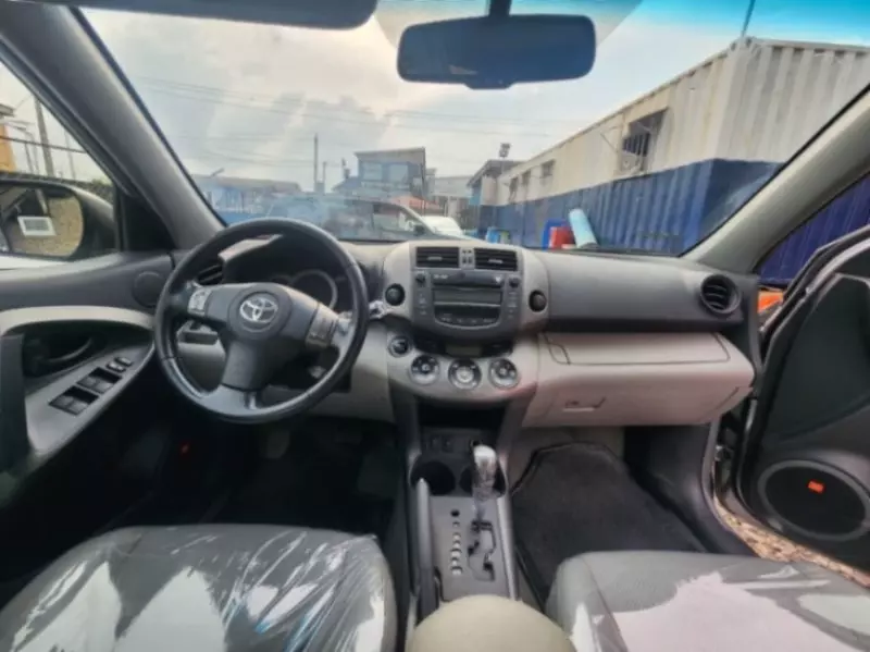 Toyota RAV4   - 2011