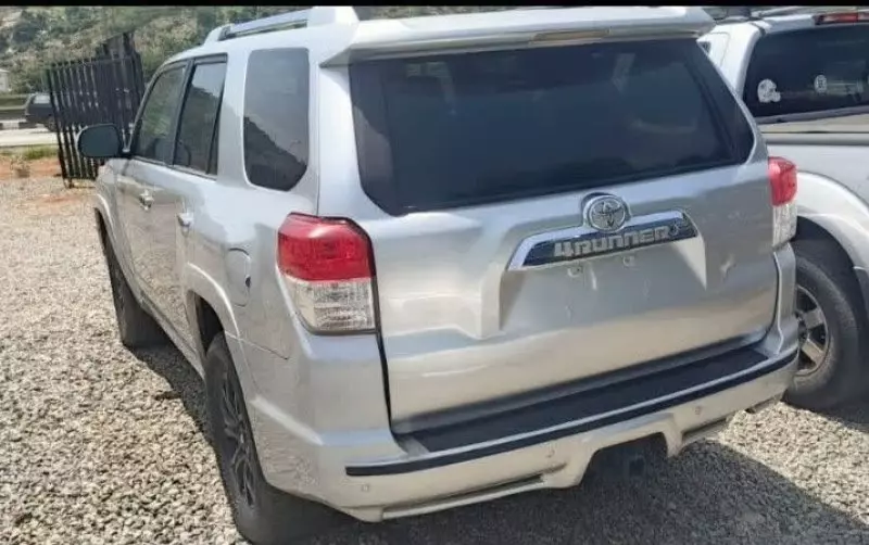 TOYOTA 4Runner   - 2010