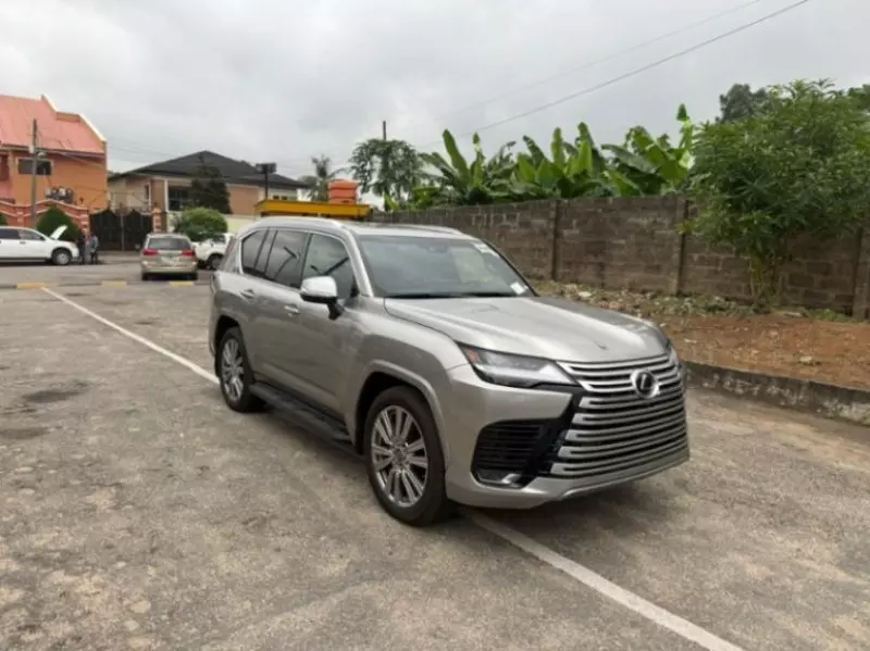 Lexus LX 600   - 2023
