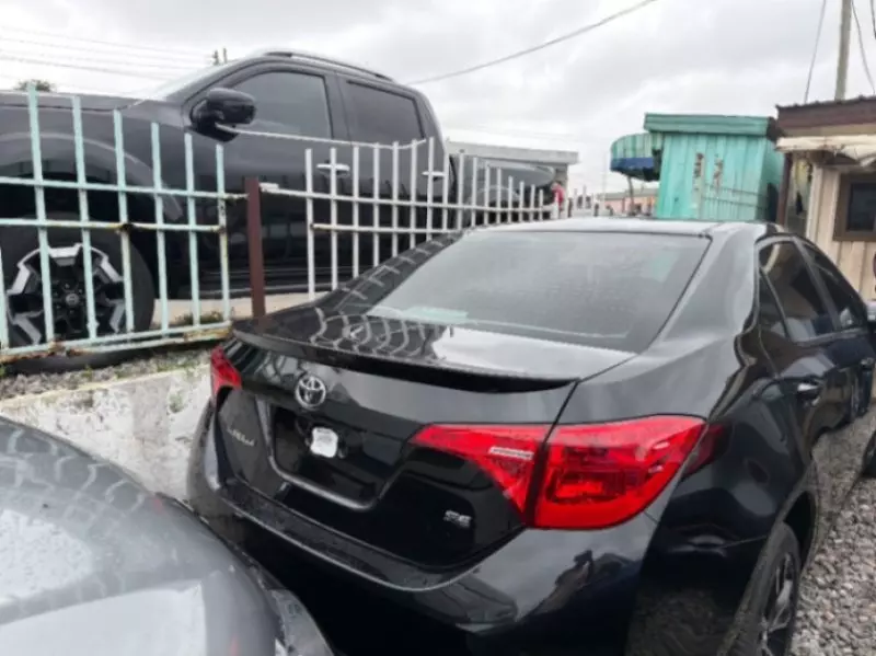 TOYOTA Corolla   - 2018